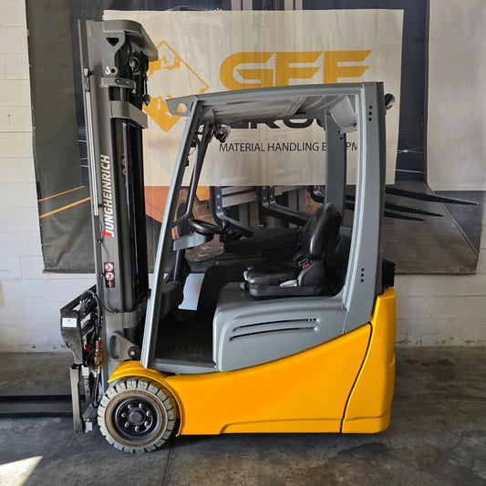 Carrello elevatore Jungheinrich EFG 216K usato con batteria al litio