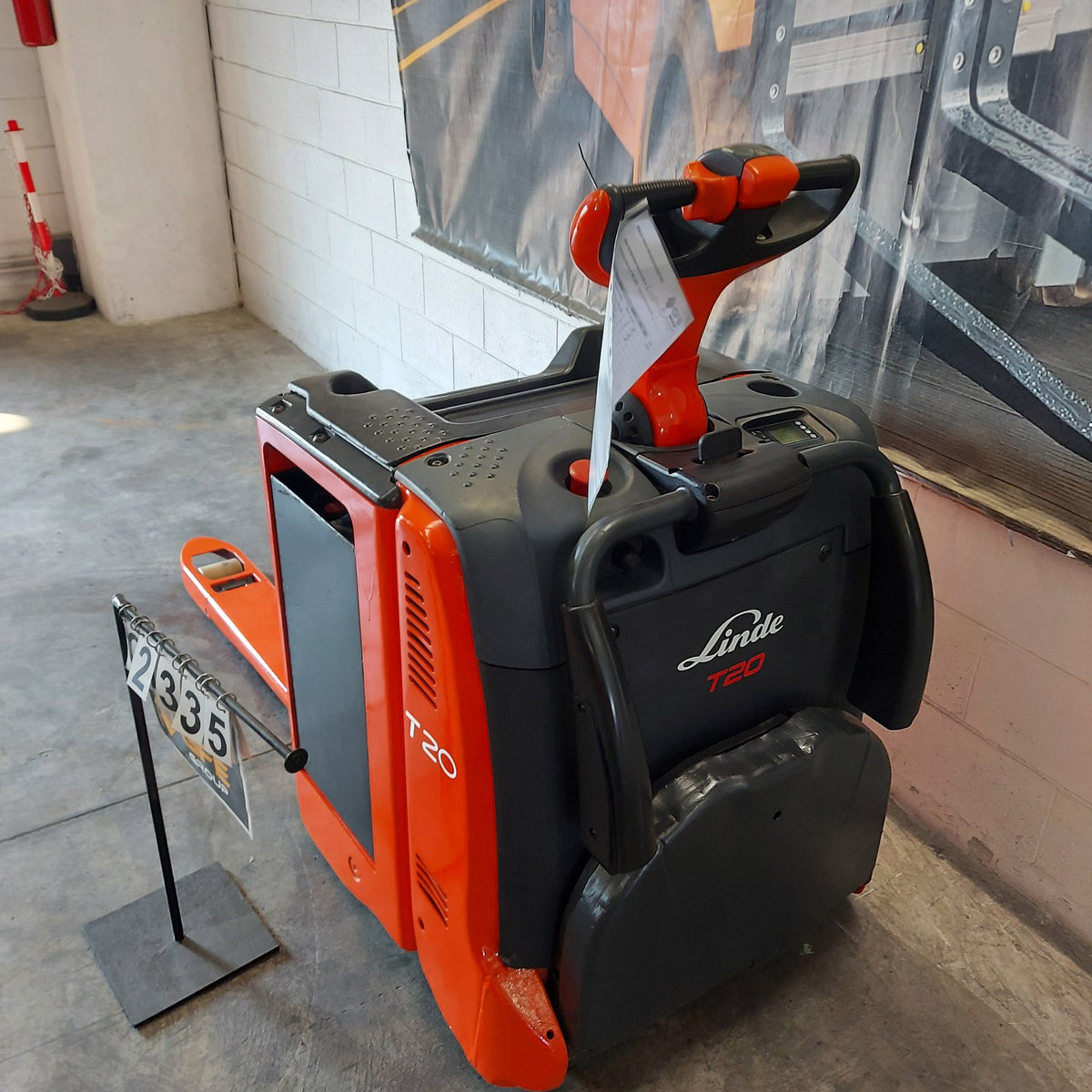 Linde T20 AP usato 2017 - transpallet elettrico con pedana - foto 2
