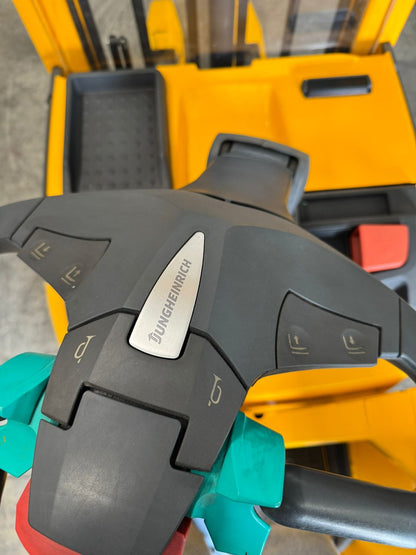 Jungheinrich ERC 212 usato 2015 - stoccatore elettrico con pedana - foto 3