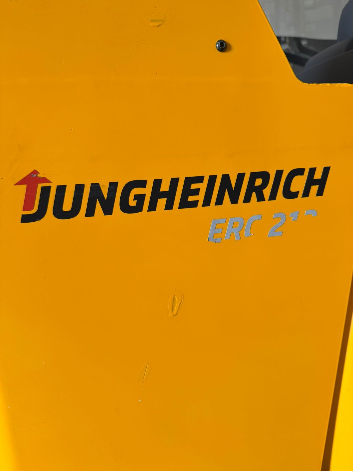 Jungheinrich ERC 212 usato 2015 - stoccatore elettrico con pedana - foto 9