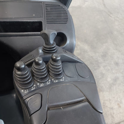 Linde E20PL-02 usato 2019 - comandi idraulici