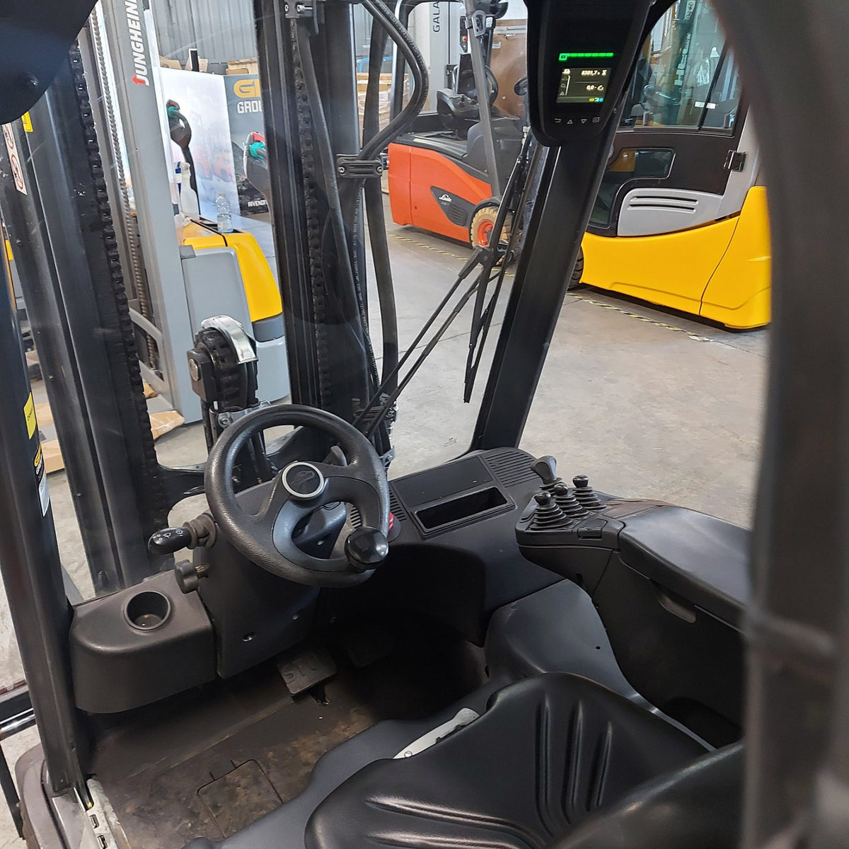 Linde E20PL-02 usato 2019 - posto guida