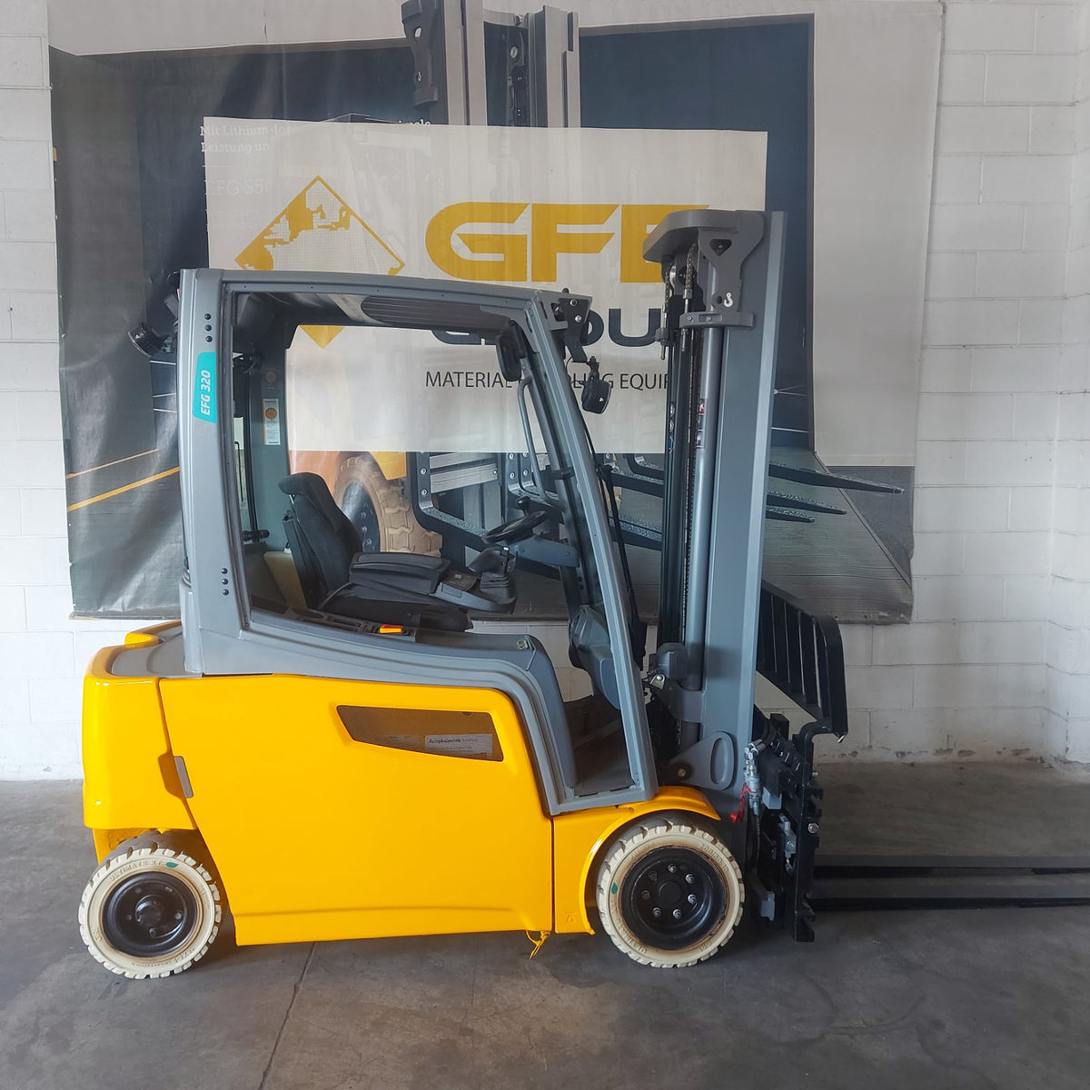 Jungheinrich EFG 320 usato 2018 - carrello elevatore elettrico, vista laterale