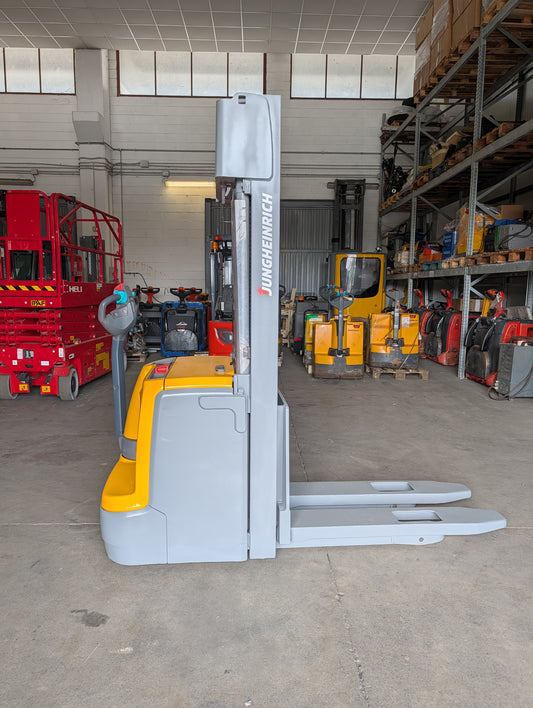 Jungheinrich EJC 220 - Anno: 2016 - Stoccatore Elettrico a Timone