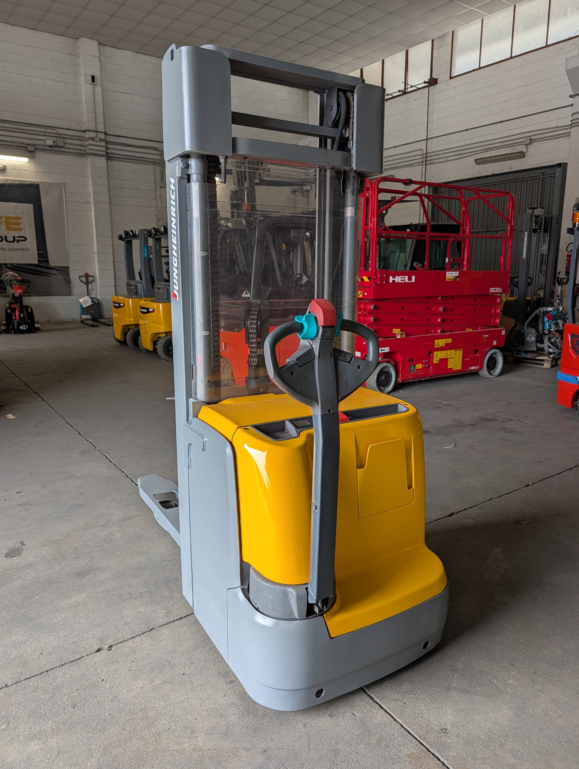Jungheinrich EJC 220 - Anno: 2016 - Stoccatore Elettrico a Timone