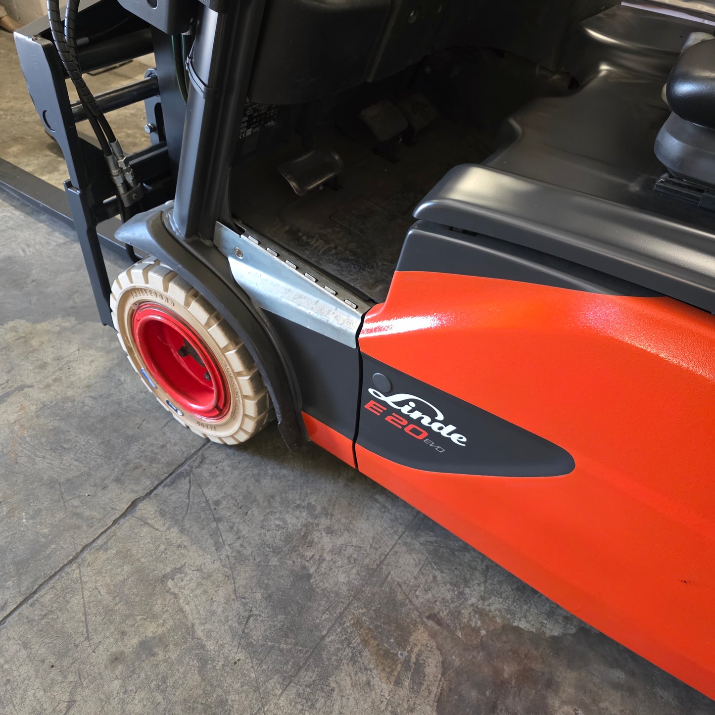 Linde E20L-02 - Anno: 2018 - Carrello Elevatore Frontale