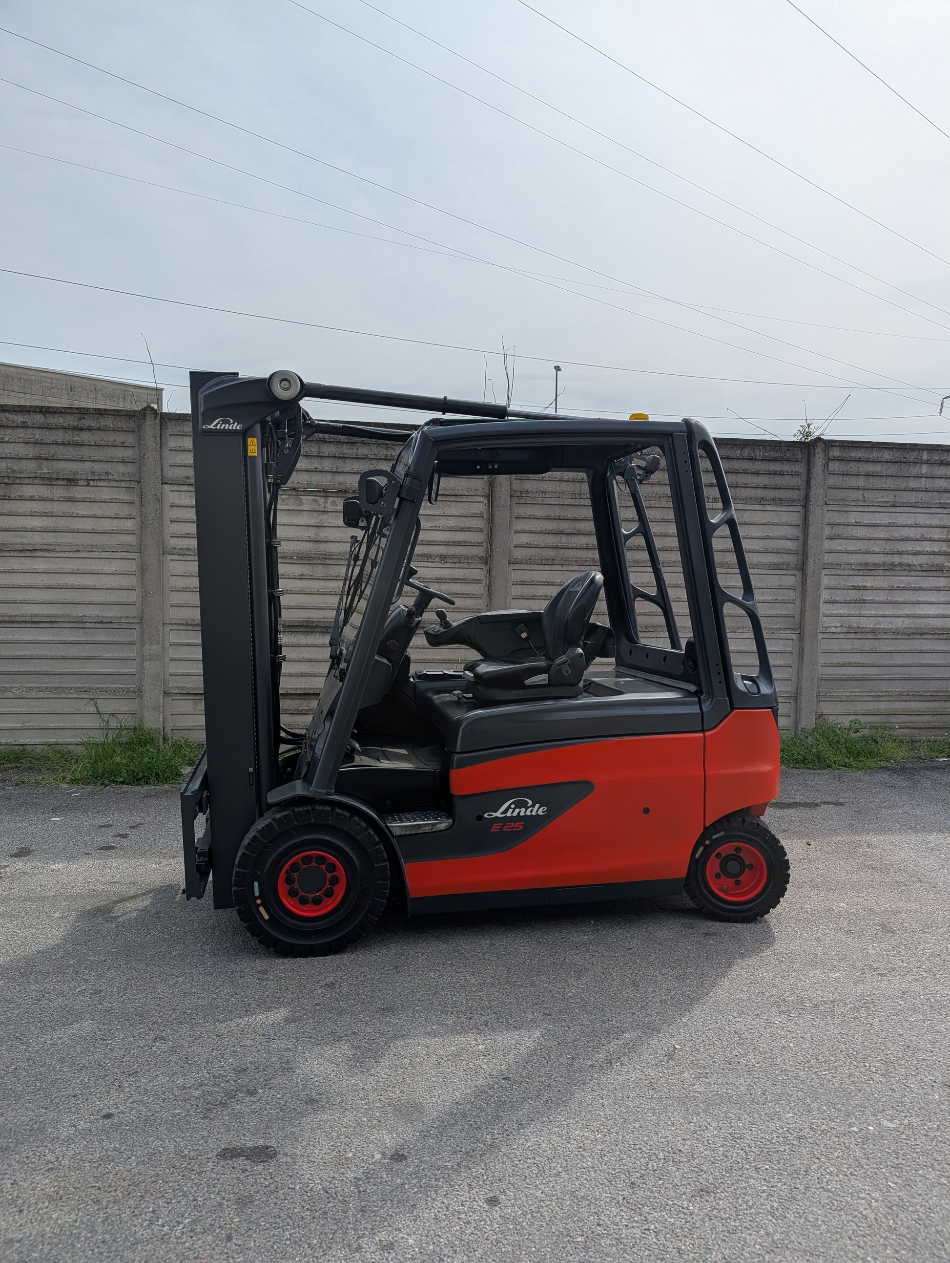 Linde E25L - Anno: 2015 - Carrello elevatore frontale elettrico